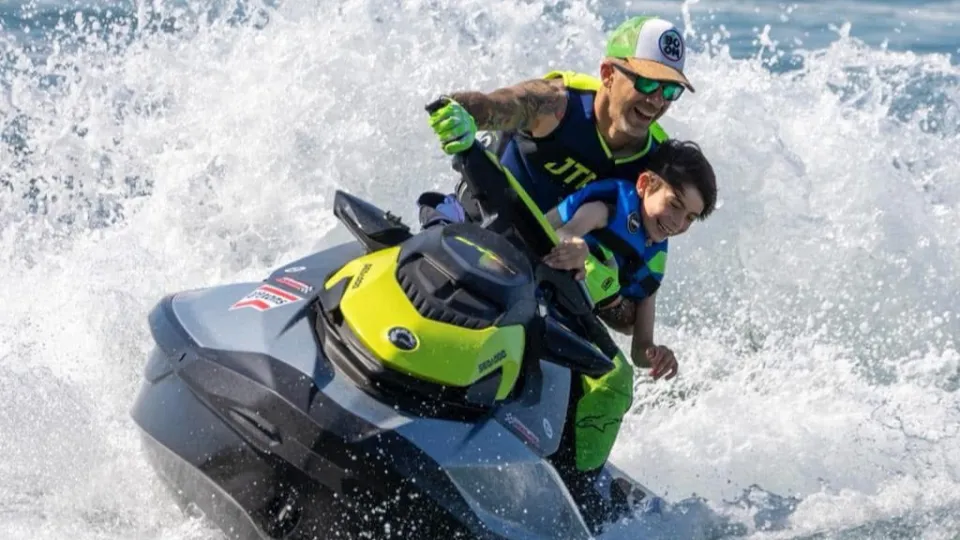 Mototerapia in mare a Riccione sabato 8 agosto