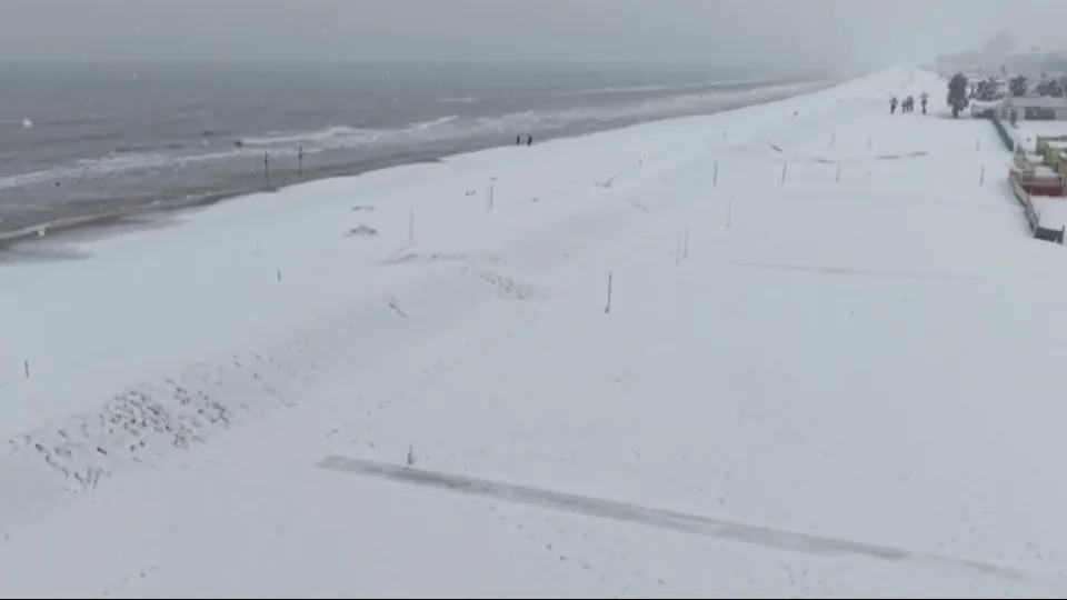 neve sulla spiaggia di Riccione