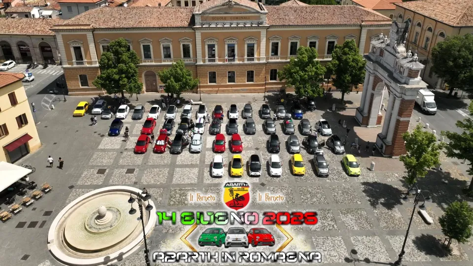 Piazza Ganganelli dall'alto nel giorno del Raduno Nazionale