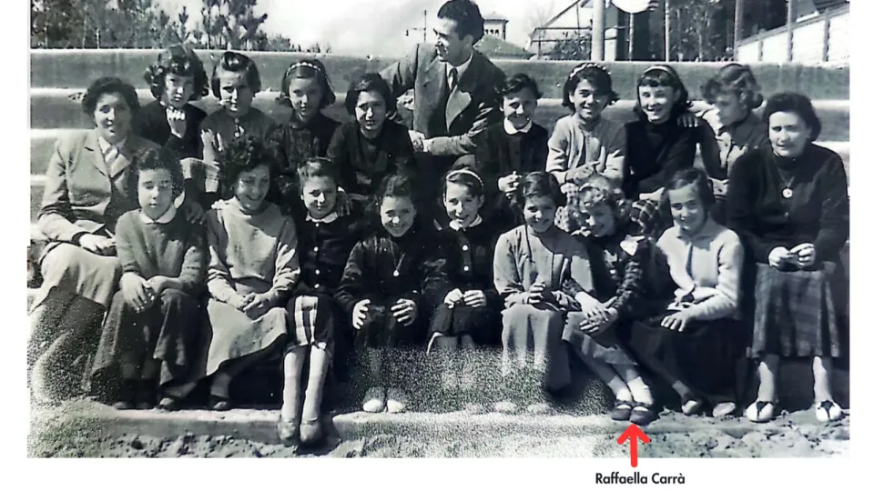 Raffaella Carrà da bambina in una foto d'epoca