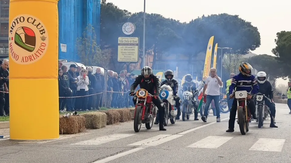 Rievocazione storica di moto d'Epoca
