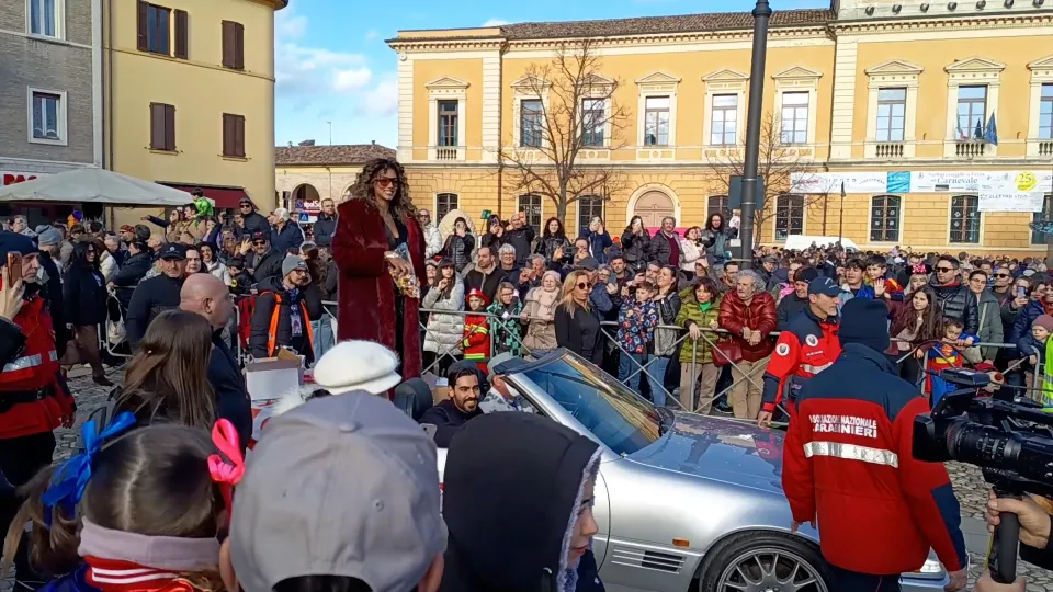 Samira Lui al Carnevale di Santarcangelo