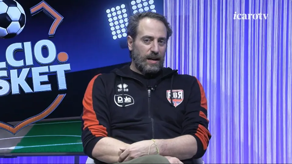 Simone Campanati ospite di Calcio.Basket