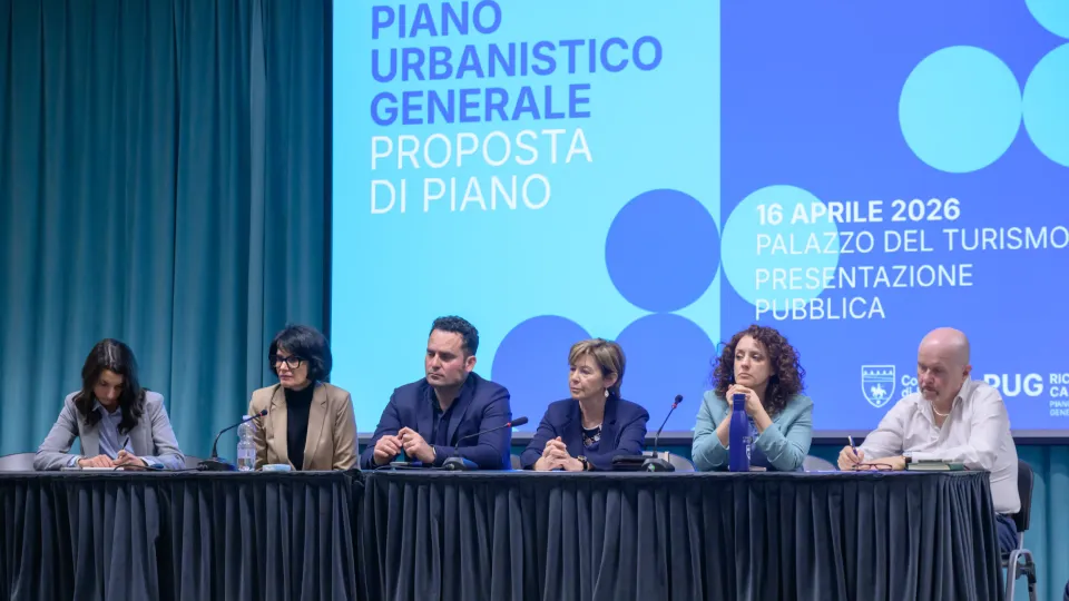 Sindaca assessore e tecnici presentano il PUG