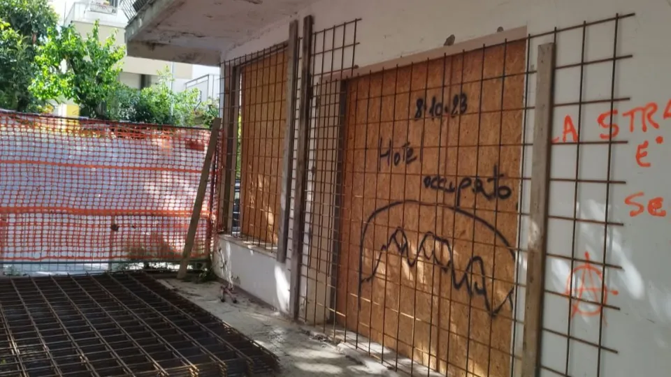 un hotel abbandonato a Miramare