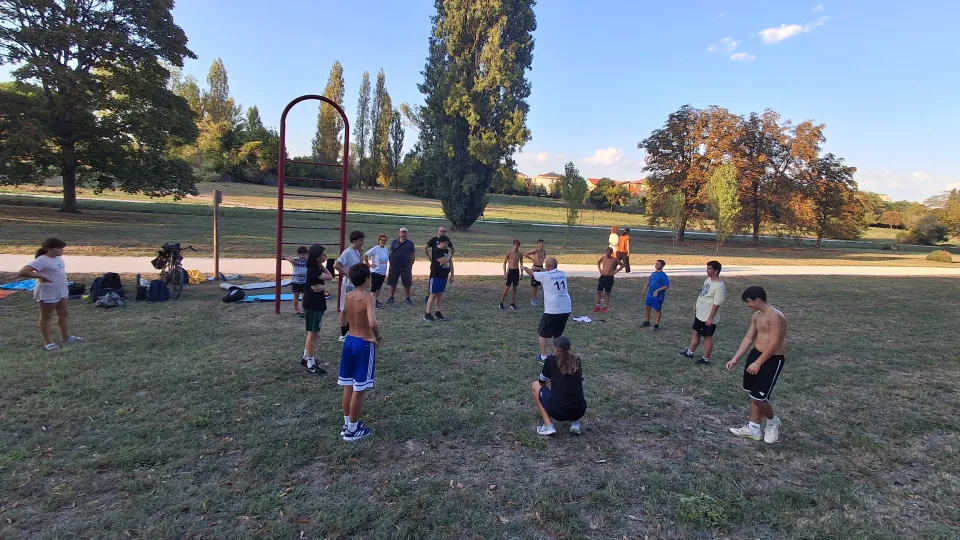 Un momento del primo allenamento della nuova stagione