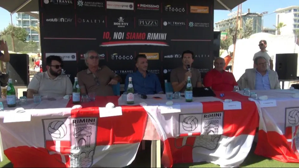 Un momento della conferenza stampa al Bagno 26 Tiki