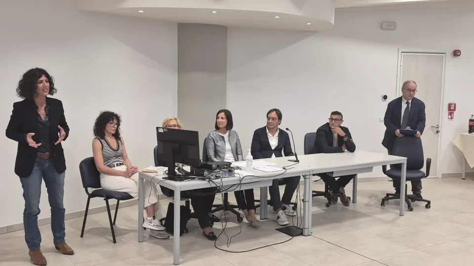 Un momento della presentazione, con l'intervento della vicesindaca di Rimini, Chiara Bellini