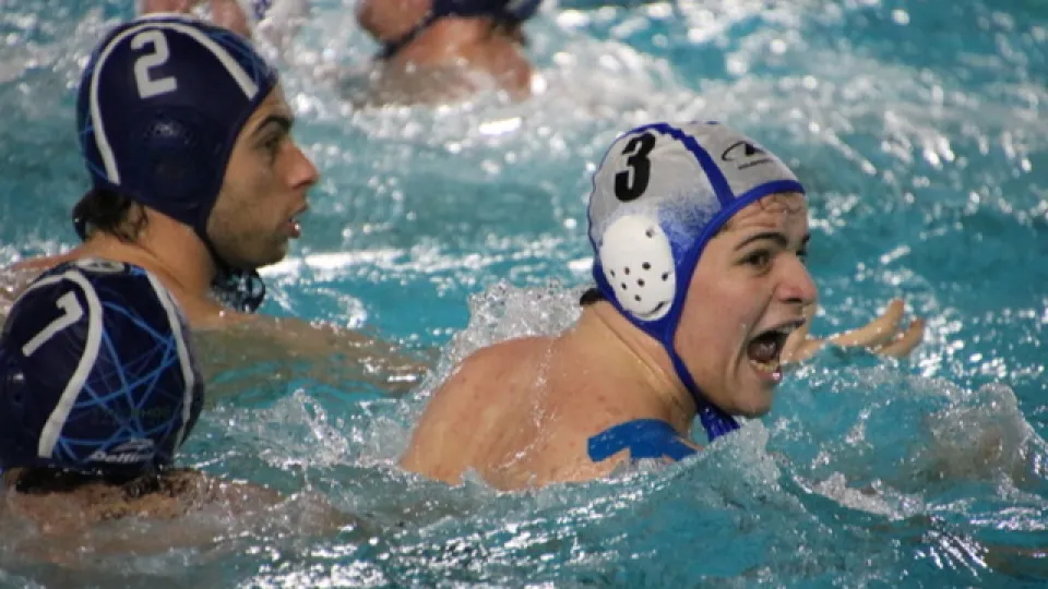 Un momento della sfida alla capolista