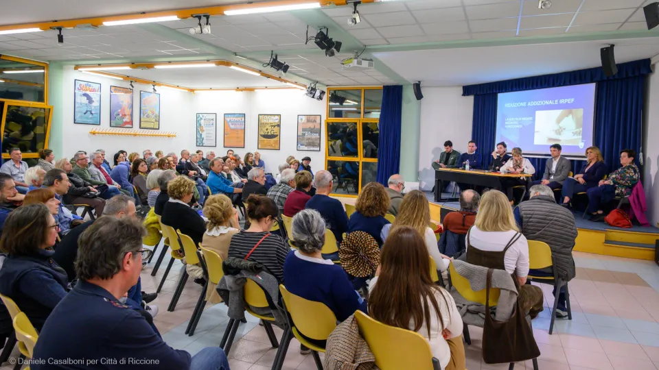 un momento dell'incontro al Centro della Pesa