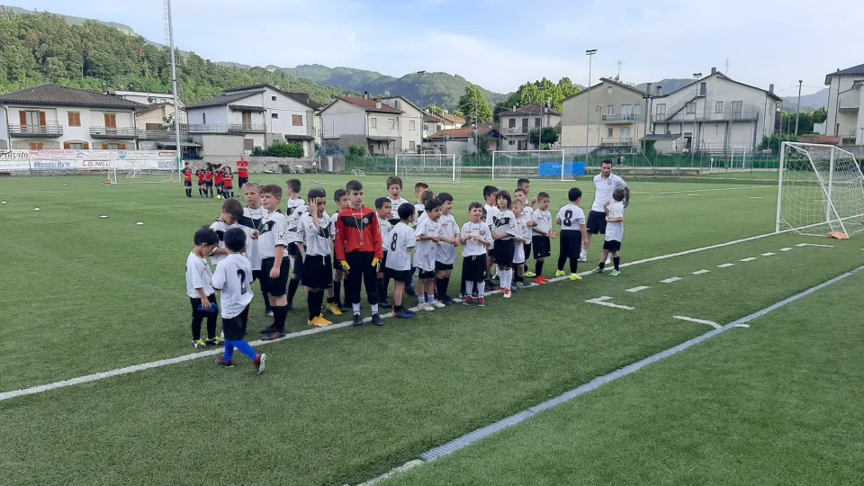 Una squadra delle giovanili della Sampierana