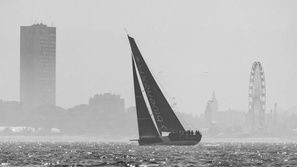 Un'immagine suggestiva del Blue, il TP52 del Bluenext Sailing Team