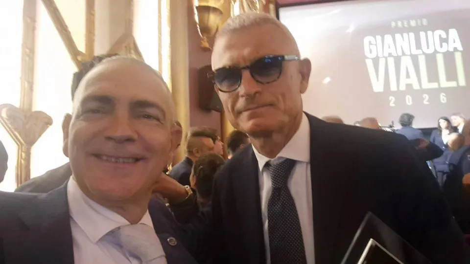 Uno dei rappresentanti del Club insieme a Fabrizio Ravanelli