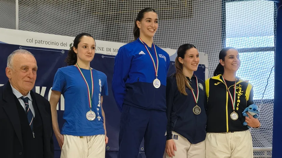 Vittoria Crosara sul podio