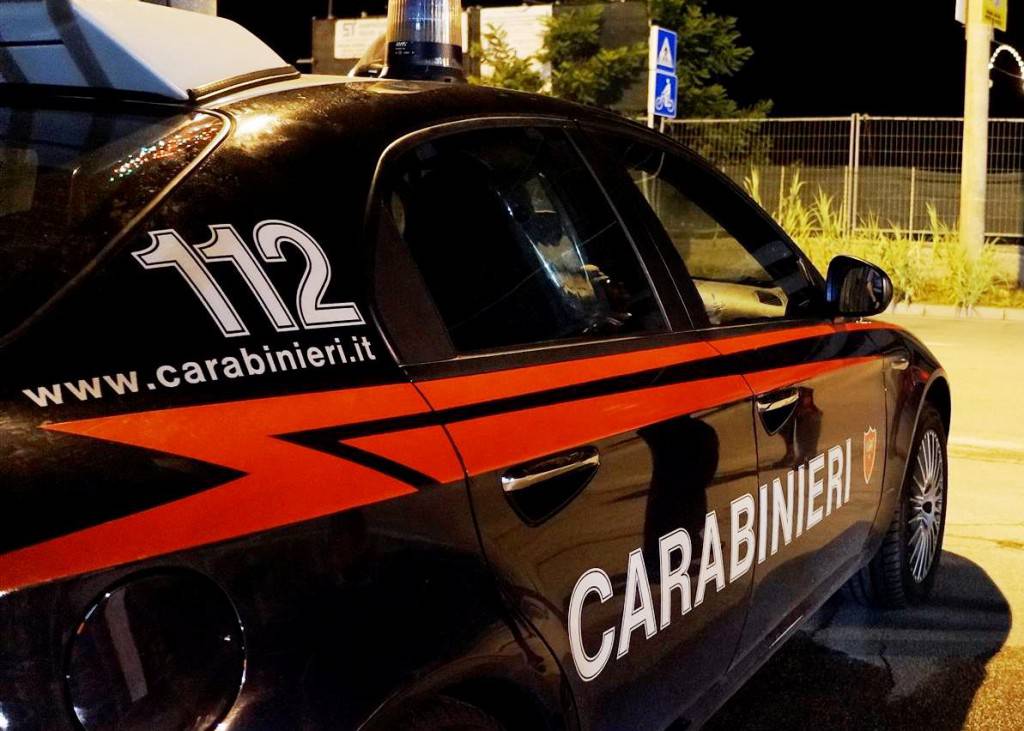 Spacciatore aggredisce i Carabinieri che lo fermano, arrestato