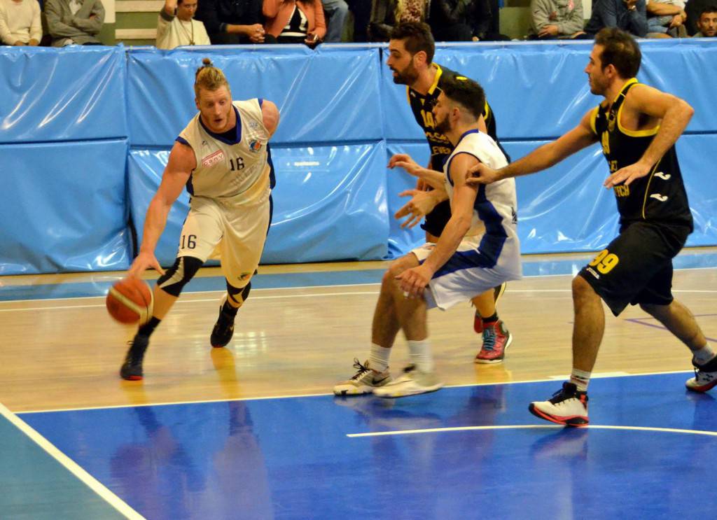 Basket C. Dani Dolphins Riccione-Guelfo Basket 60-77