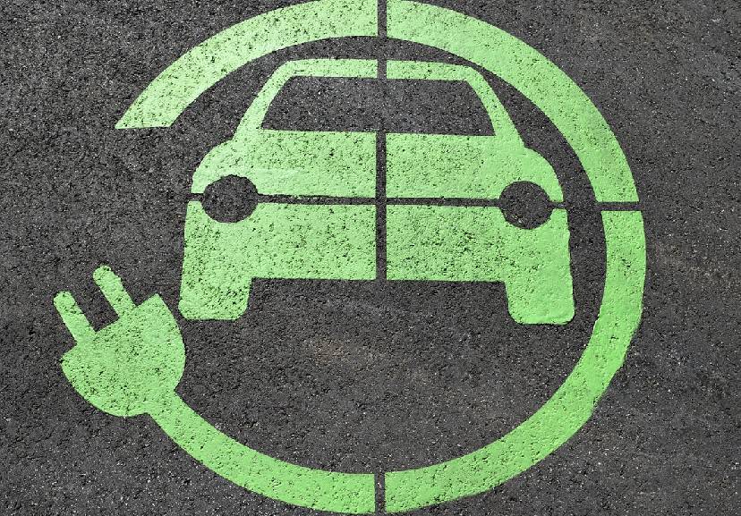 La proposta del 5 Stelle di Riccione: sosta gratuita per auto elettriche