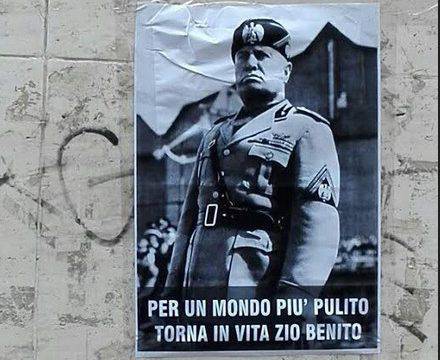 Manifesti con Mussolini in centro, condannato l'autore
