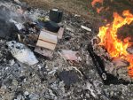 Brucia rifiuti senza permessi, denunciato