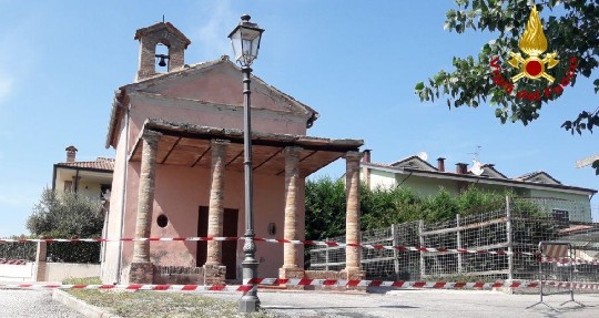 Crollo parziale alla chiesa di San Marco, intervengono i Vigili del Fuoco