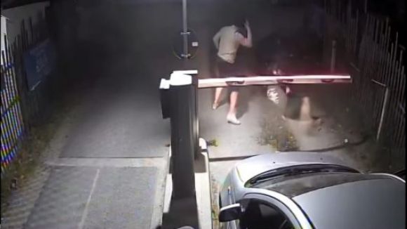 un frame del video dell'aggressione